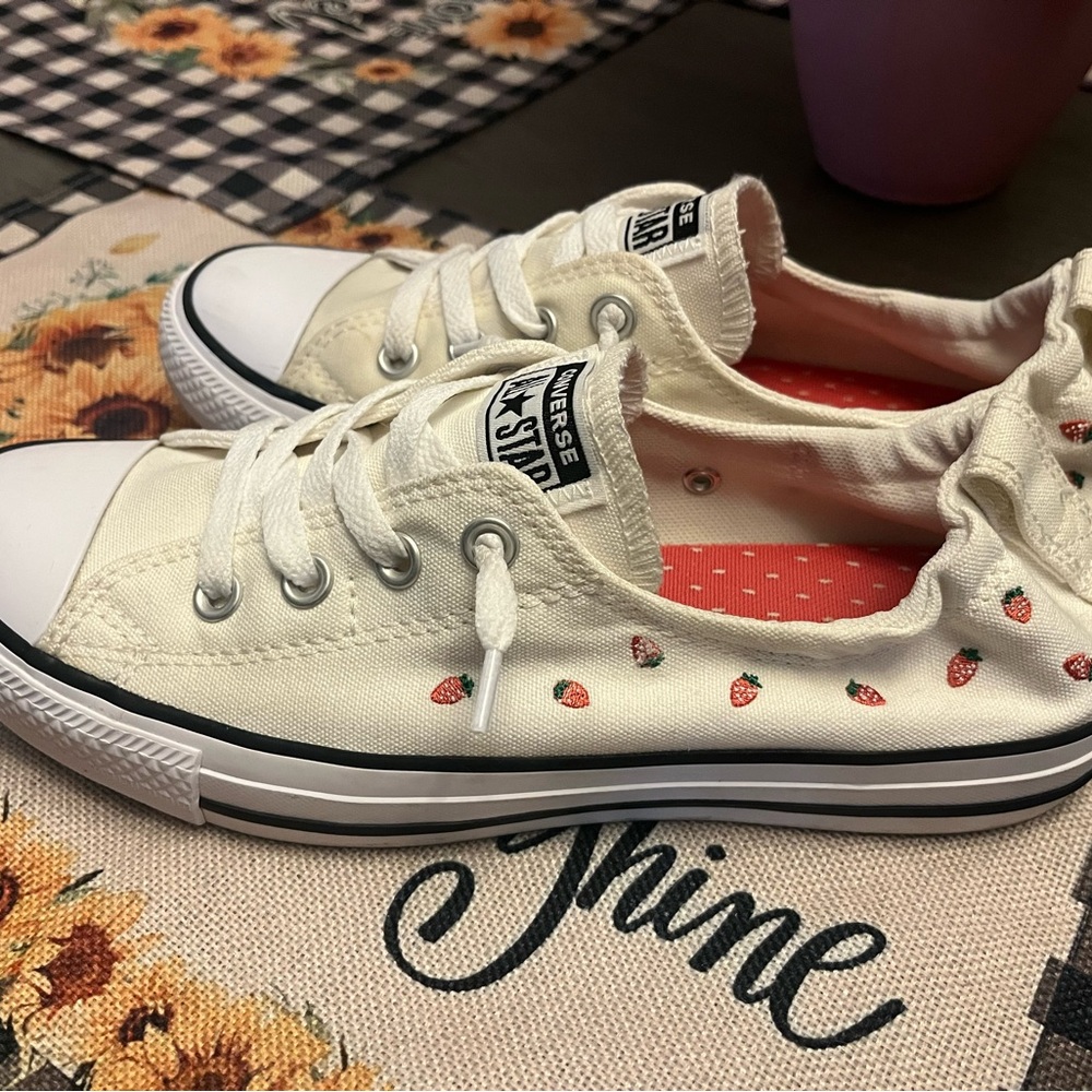 Converse Woman’s slip on sneakers with strawberry design